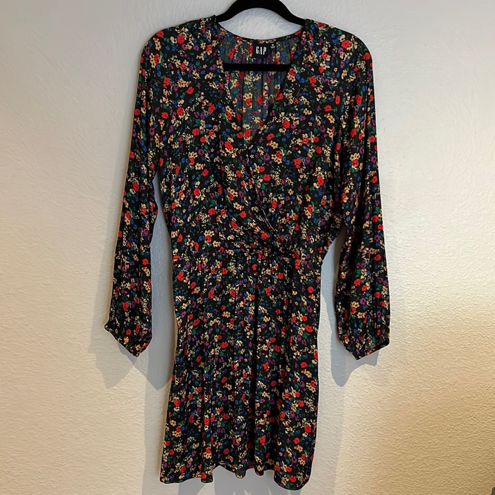 GAP M wrap dress.